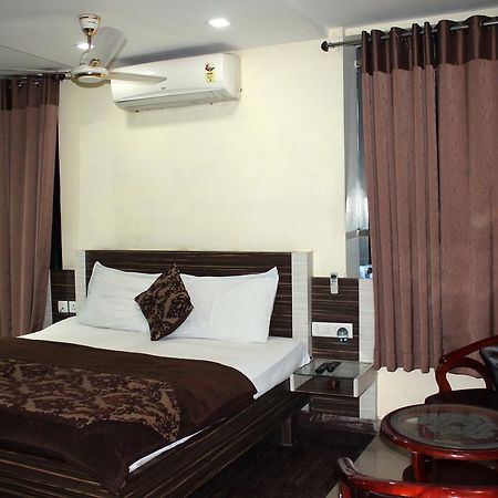 Hotel Swayam Jabalpur Eksteriør billede