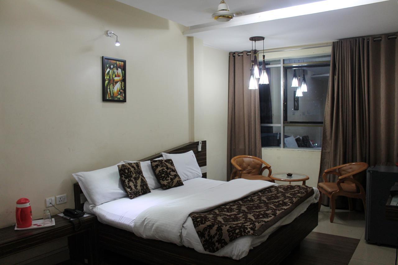Hotel Swayam Jabalpur Eksteriør billede