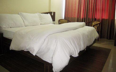 Hotel Swayam Jabalpur Eksteriør billede